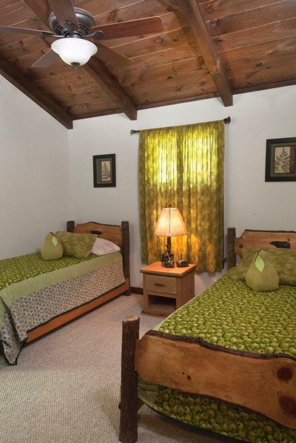 The Dogwood Breeze Villa Aquone Bagian luar foto